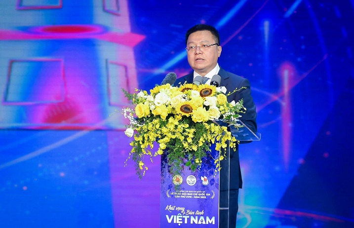 Xác định vai trò của công nghệ trong quản trị tòa soạn số