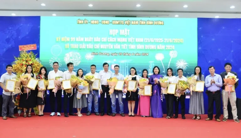 Bình Dương: Trao Giải Báo chí Nguyễn Văn Tiết lần thứ VIII – năm 2024