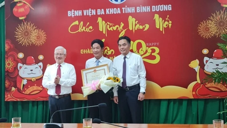 15 giờ đồng hồ nối cẳng chân bệnh nhân bị đứt lìa ở Bình Dương