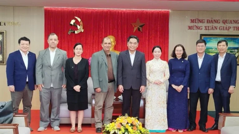 Đoàn đại biểu Báo Granma thăm và làm việc tại tỉnh Bình Dương