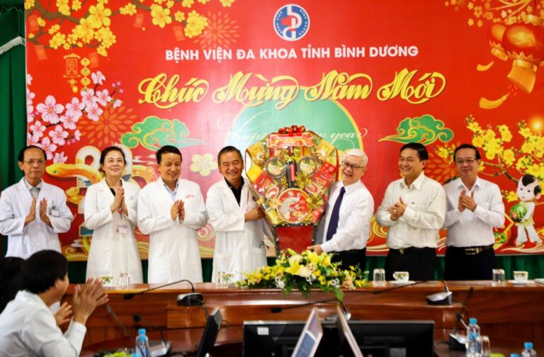 Lãnh đạo tỉnh thăm, chúc tết tại Bệnh viện Đa khoa tỉnh