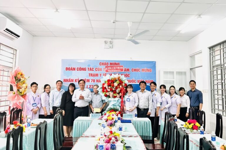 Lãnh đạo tỉnh thăm, chúc mừng nguyên lãnh đạo ngành y tế